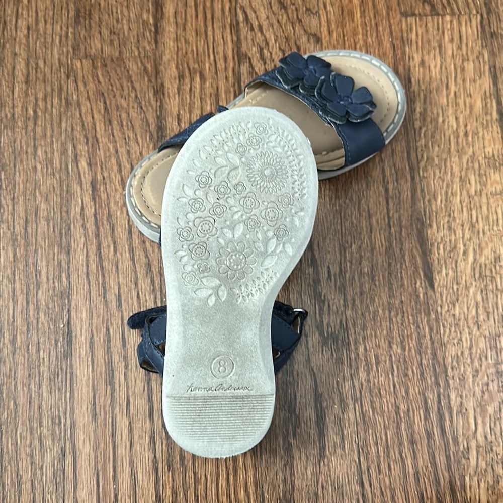 Hanna Andersson black sandals with Velcro strap. - Picture 5 of 5